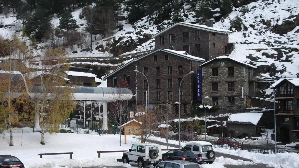 Hotel Montane Opposite Lift