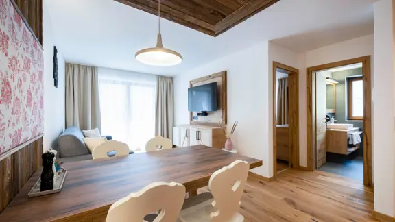 Zindegg apartment