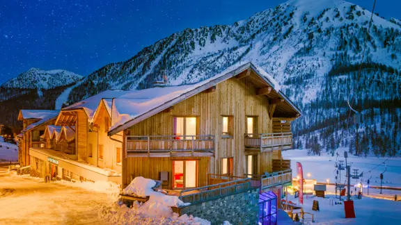 Hotel Anova Montgenevre .Exteriorjpg 2