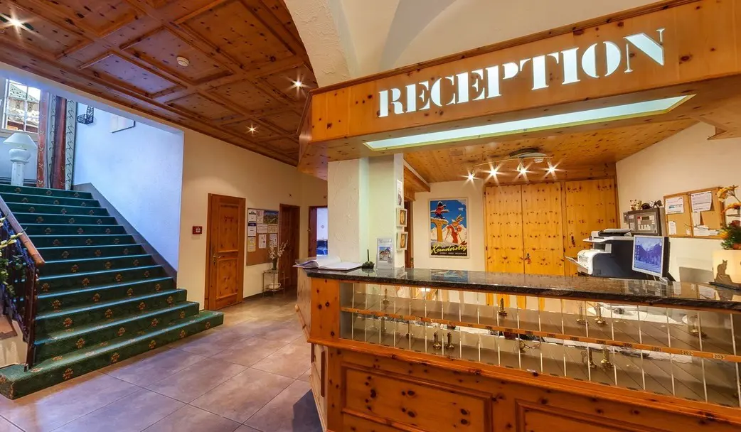 Hotel Bernerhof Kandersteg Lobby
