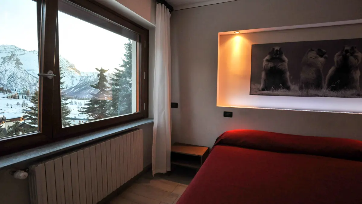 Inghams Italy Milky Way Sestriere Hotel Sud Ovest Bedroom 2