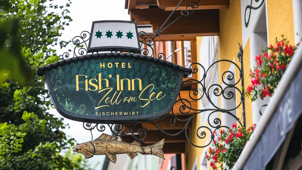 Hotel Fish Inn Zell Am See Exterior Sign [4]