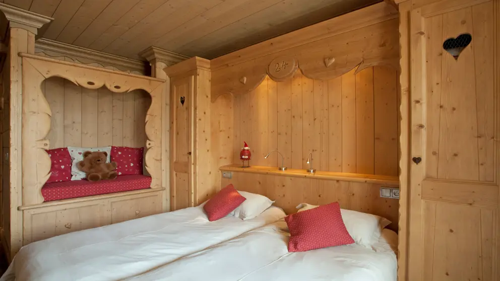 Hotel Le Paquis Tignes North Facing Twin Bedroom [2]
