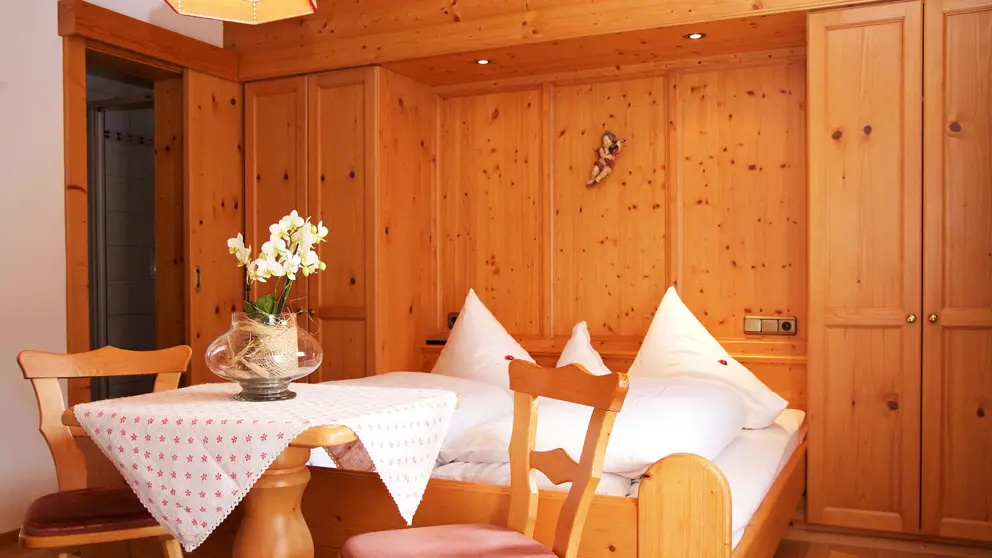Haus Edelweiss Apartments Alpbach Bedroom 2 [1]