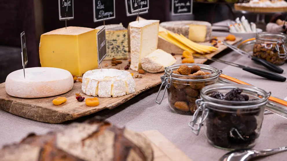 Hotel Campanules Tignes Cheese Buffet