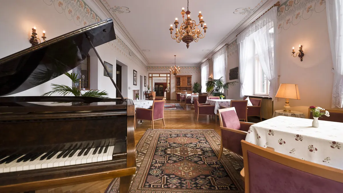 Inghams Italy Dolomites Kronplatz Hotel Monte Paraccia Lounge 1