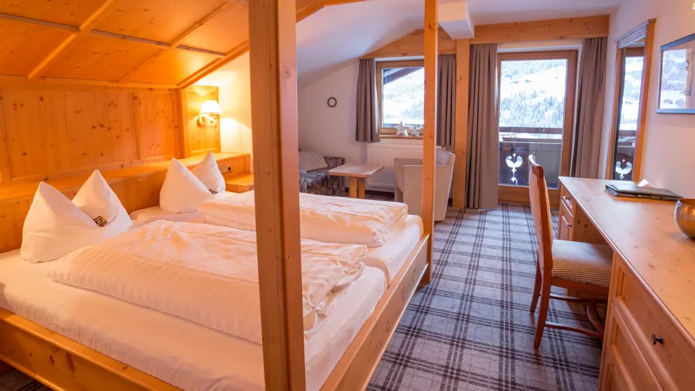Hotel Zur Post Alpbach Typical Comfort Austrian Twin [3]