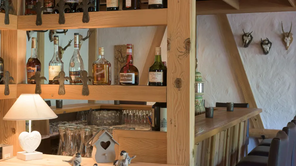 Hotel Jungfrau Lodge Grindelwald Bar Area