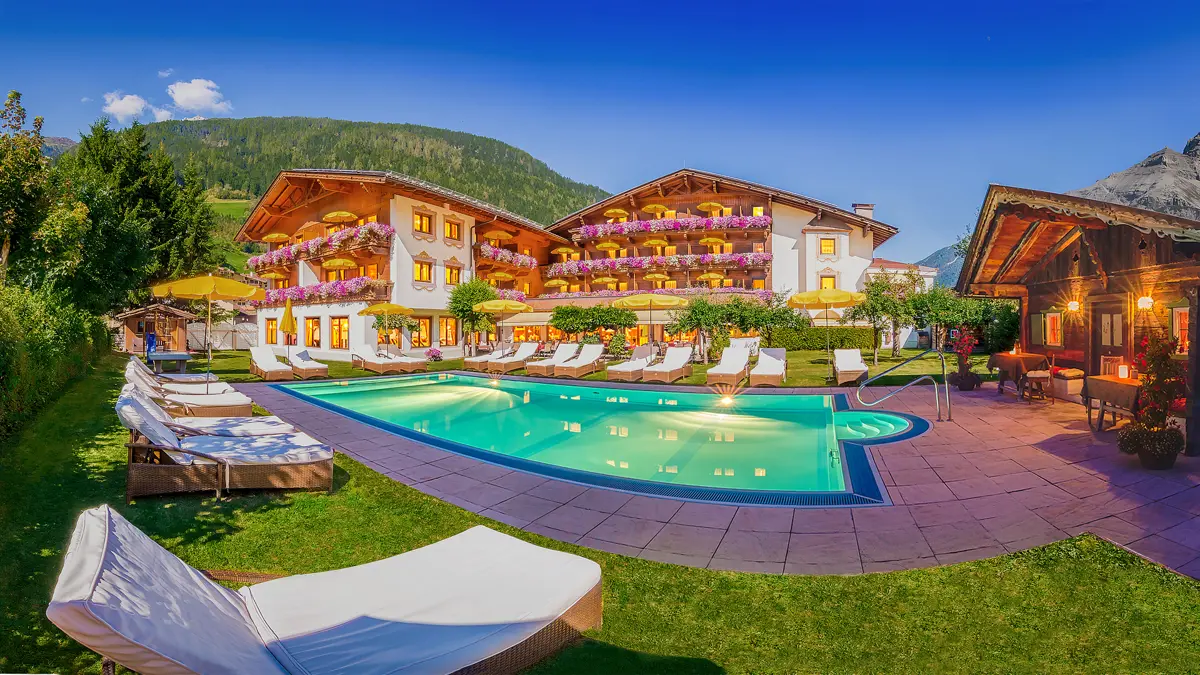 Alpenhotel Tirolerhof Neustift Exterior