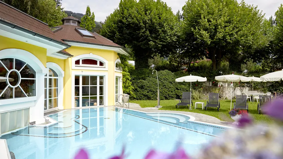 Hotel Romantik Zell Am See Outdoor Pool [1]