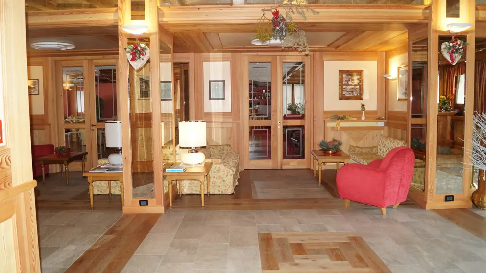 Inghams Italy Aosta Valley Cervinia Hotel Breuil Reception.JPG [9]