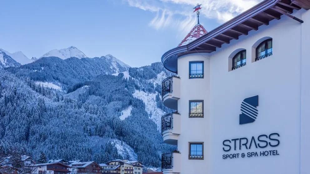 Sporthotel Strass Mayrhofen Exterior [1]