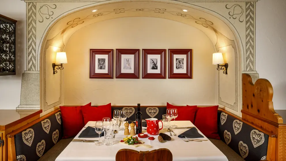 Hotel Sport Klosters Restaurant Seating [4]