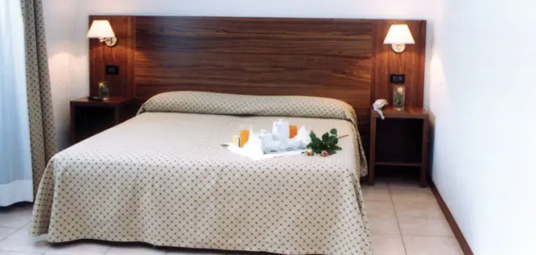 Hotel Rosa Lake Iseo Italy Bedroom [1]