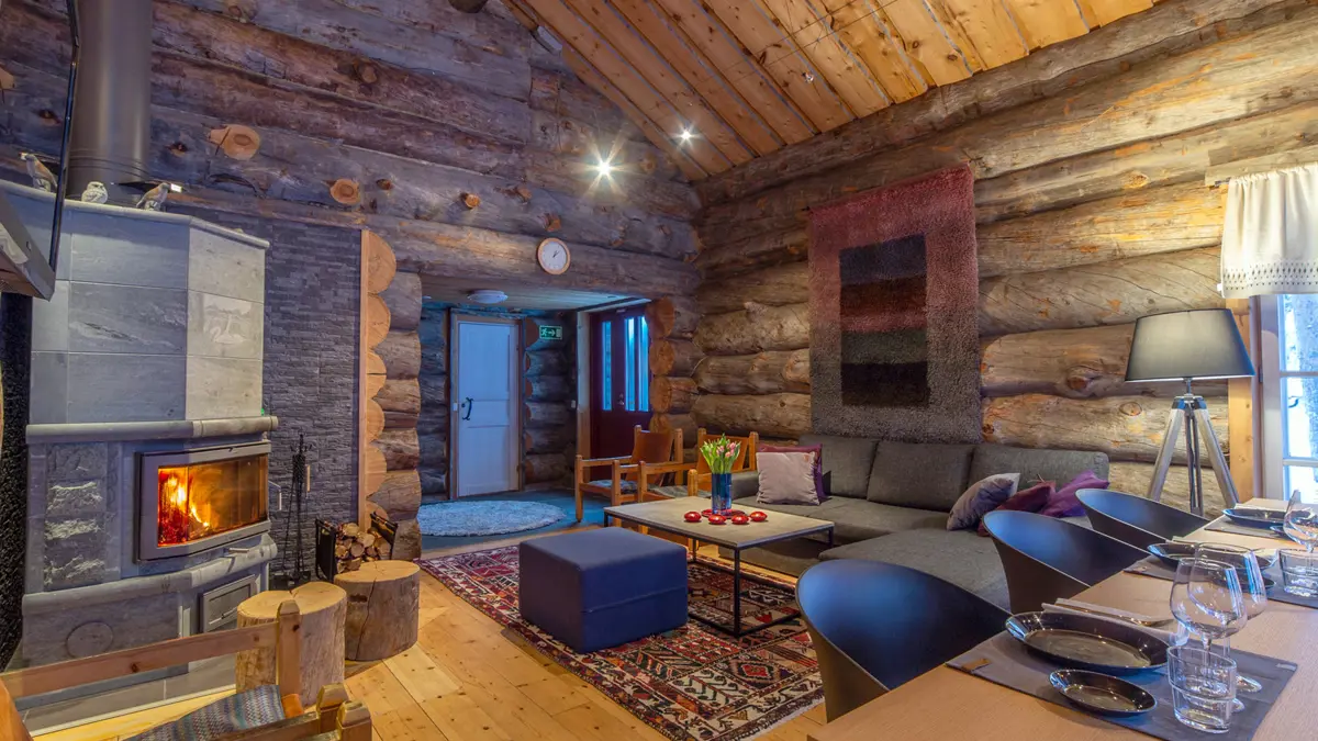 Kuukkeli Log Cabins Saariselka Hirvas Suite Dining Area