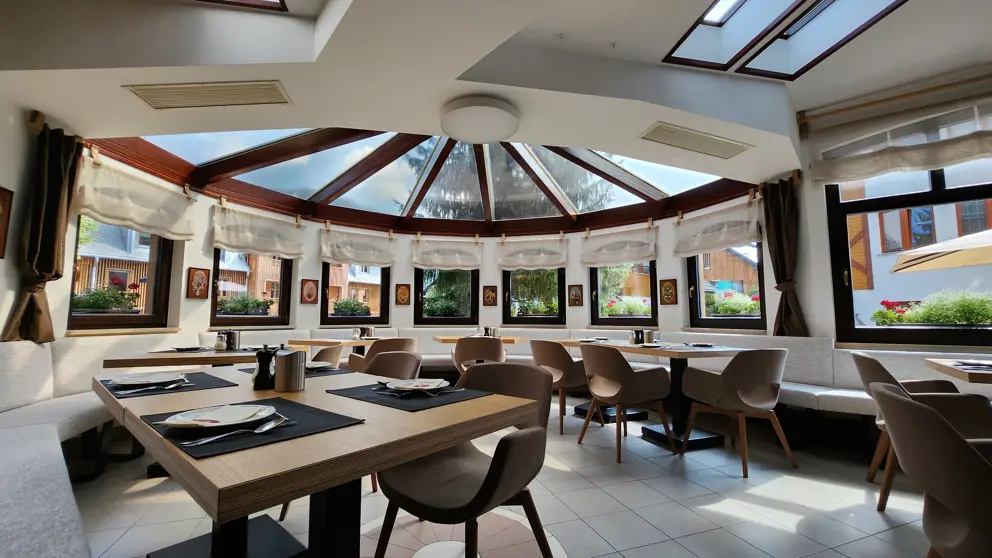 Hotel Miklic Kranjska Gora Breakfast Room [6]