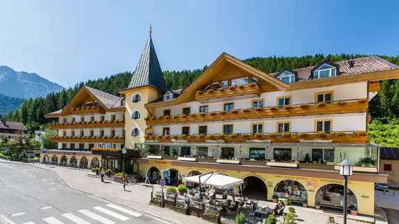 Inghams Italy Dolomites Selva Hotel Oswald External 2