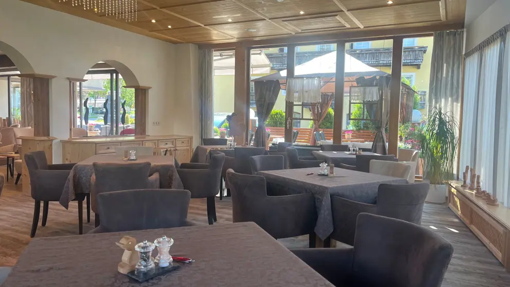 Hotel Seefelderhof Seefeld Dining Area [6]