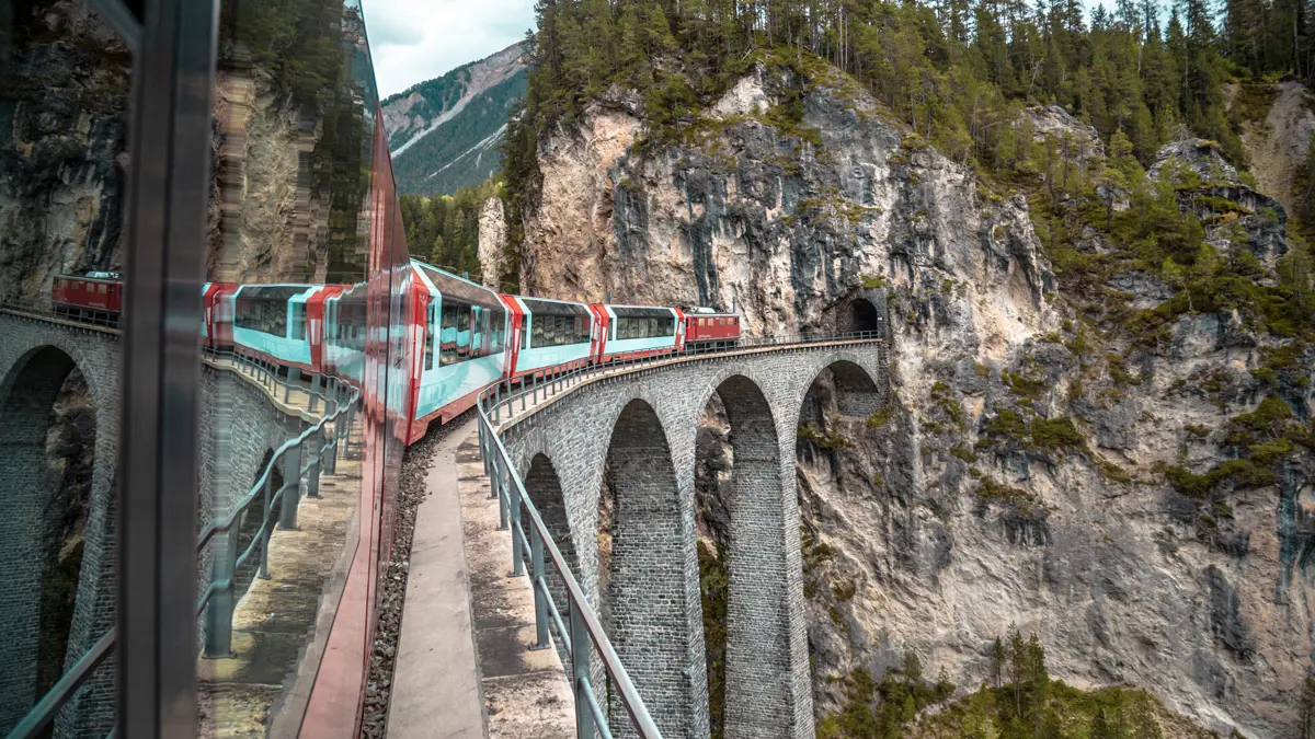 Marta Scalabrini Glacier Express Zermatt St Moritz Copyright Switzerland Tourism