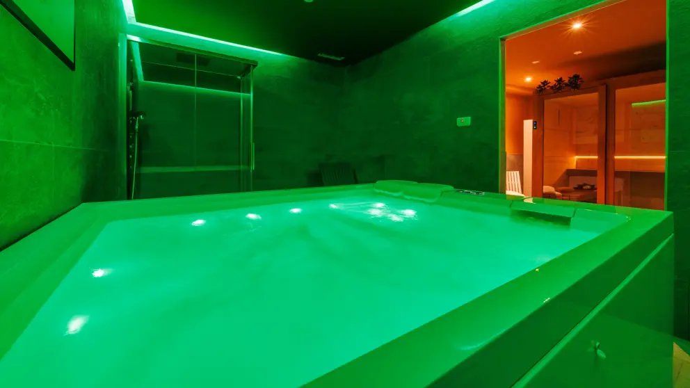 Lift Hotel Sauze Doulx Jazcuzzi [4]