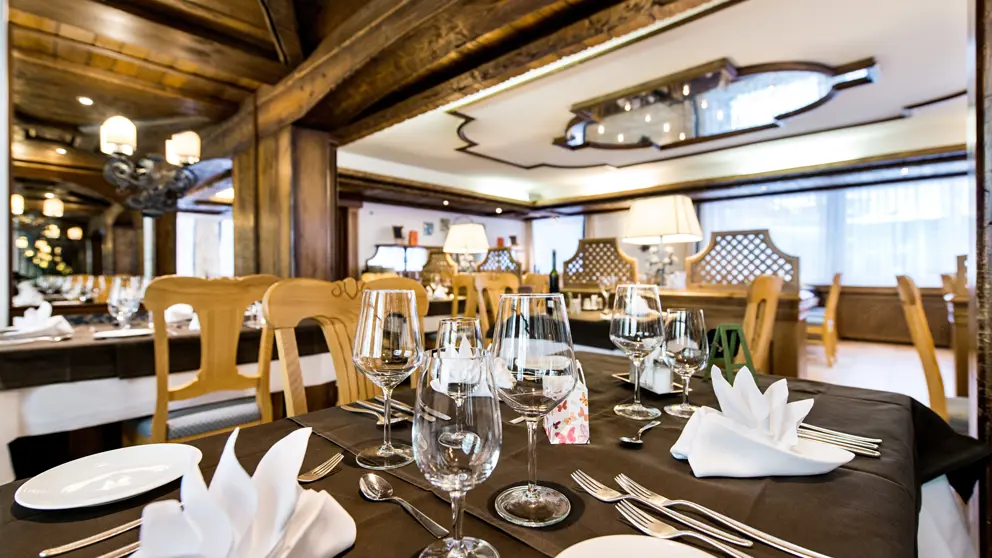 Hotel Butterfly Zermatt Restaurant [1]