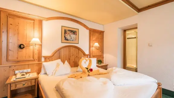 C2 Austrian twin room 