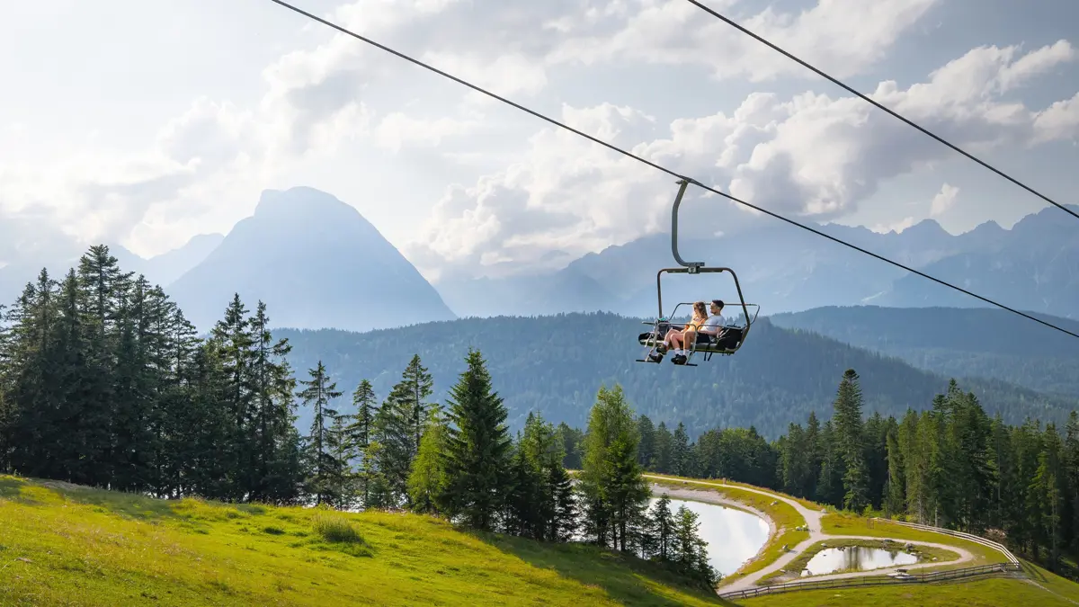 Ascent to Gschwandtkopf on chairlift ©Region Seefeld