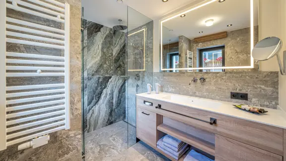 Hangerer room ensuite example