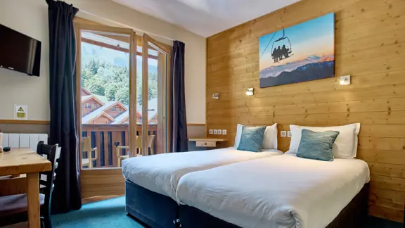 Twin bedroom