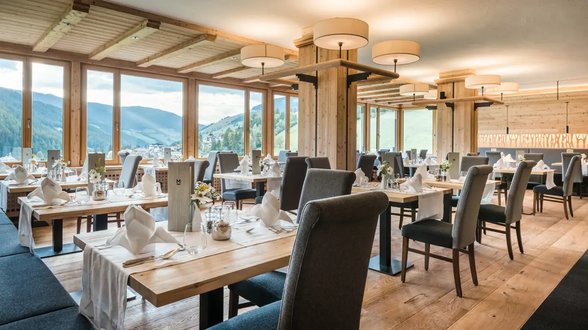 Hotel Mareo Kronplatz Bright Dining Restaurant