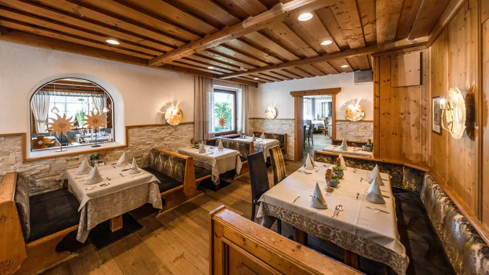 Hotel Seefelderhof Seefeld Breakfast Room [1]