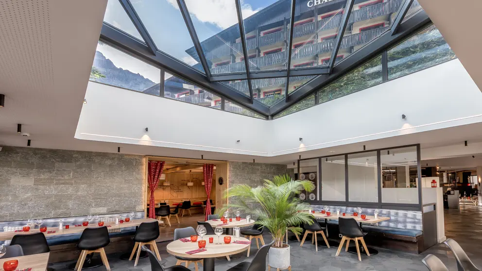 Chalet Hotel Le Prieure And Spa Chamonix Restaurant 4 [1]