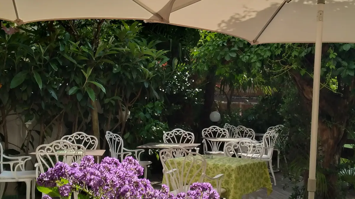 Hotel Sittnerhof Merano Garden Area