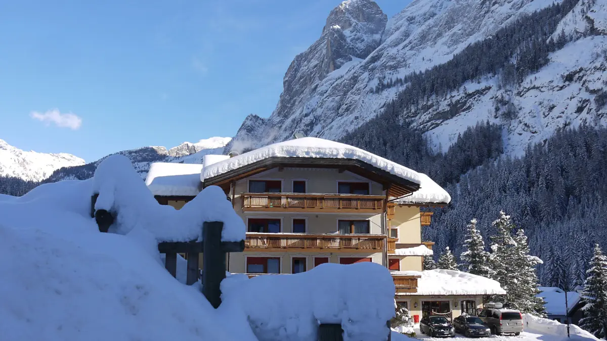 Hotel Dolomites Inn Val Di Fassa Penia Exterior 2