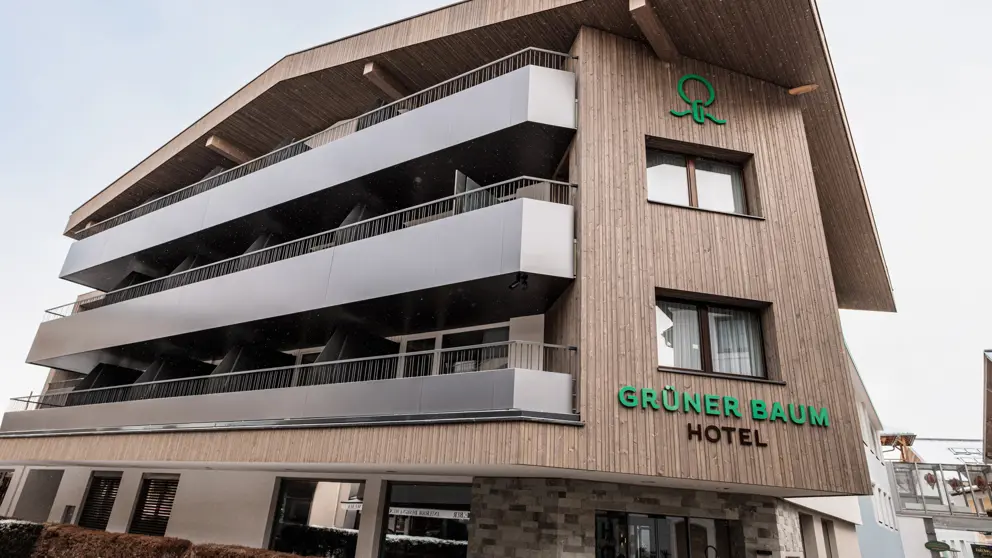 Hotel Gruner Baum Zell Am See Exterior (12)
