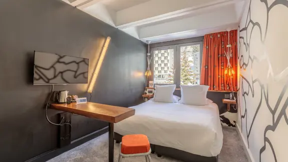 Classic Forum bedroom