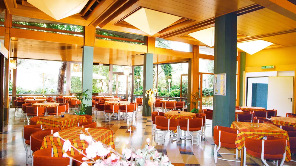 Sala Bar [2]