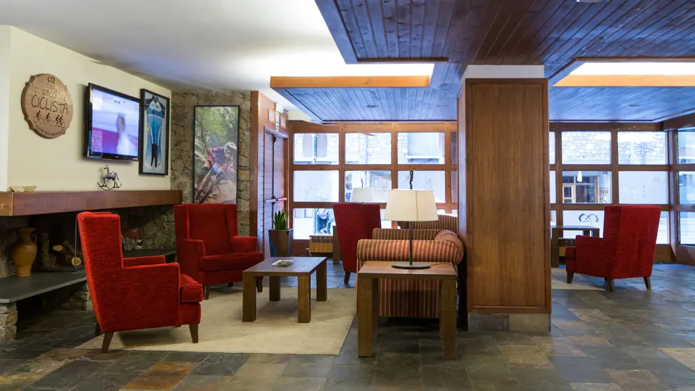 Hotel Magic Massana Arinsal Reception [1]