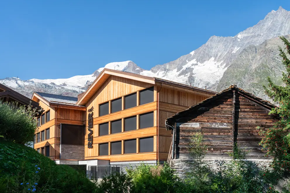 Revier Mountain Lodge summer exterior