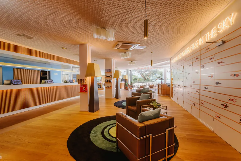 Hotel Mona Montreux Reception [4]