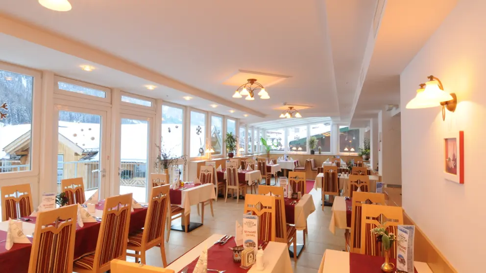 Hotel Nassereinerhof St Anton Dining Room [3]