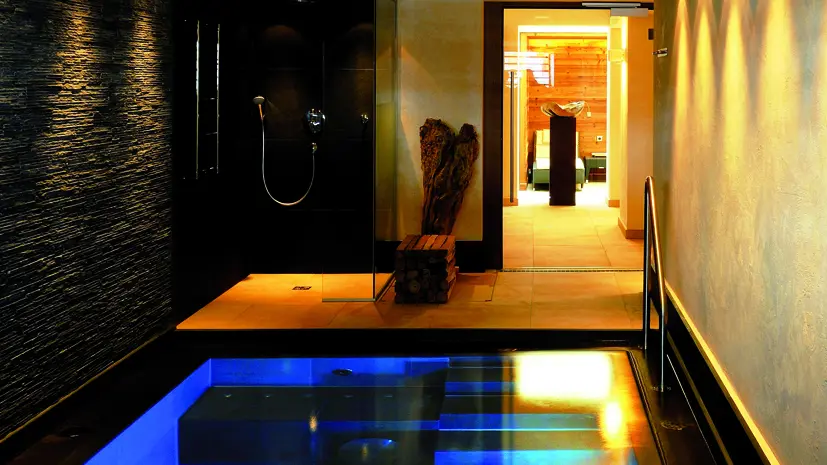 Hotel Haldenhof Lech Massage Pool 2 [6]