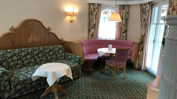 Talblick suite lounge area