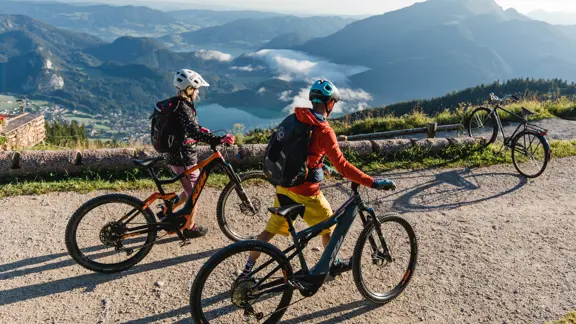 St.Gilgen E Biking On Bergeseenetrail Zwölferhorn Copyright Salzkammergut Tourism Katrin Kerschbaumer