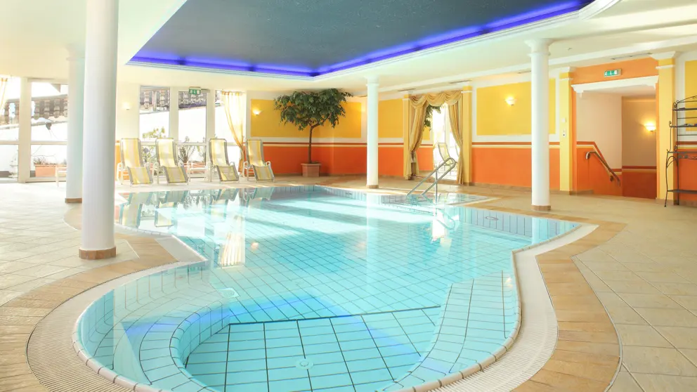 Hotel Alphof Alpbach Swimming Pool [1]