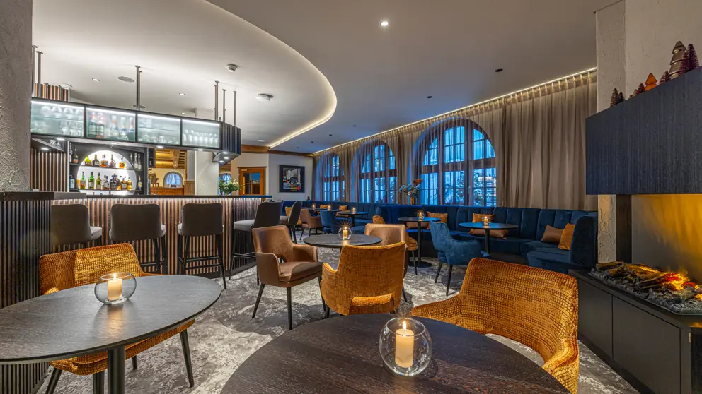 Hotel Central Sport Davos .Communal Bar And Lounge [7]