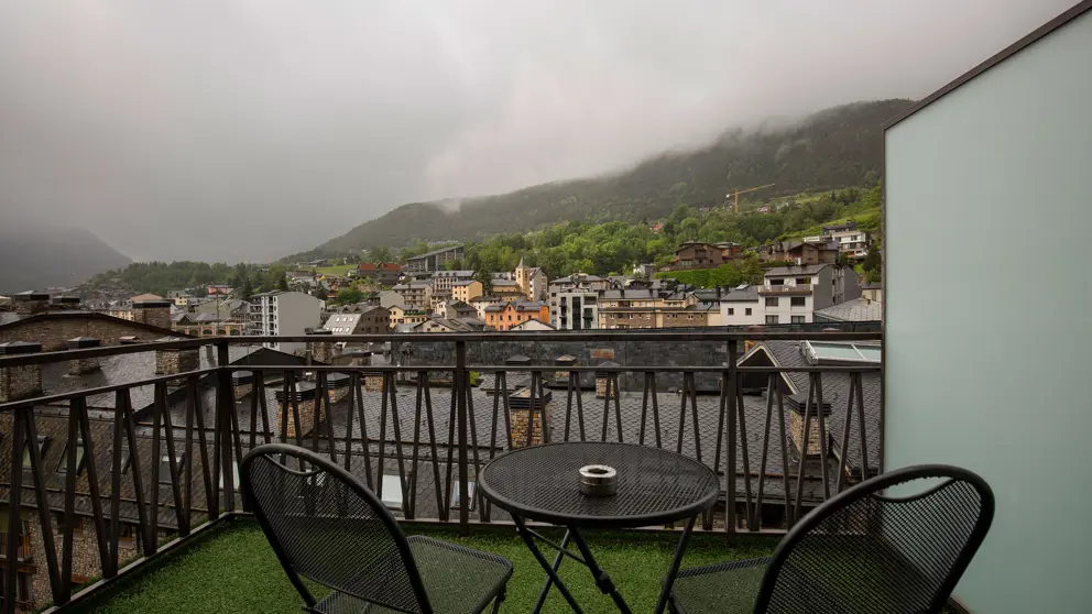 Hotel Del Pui Arinsal Balcony View [8]