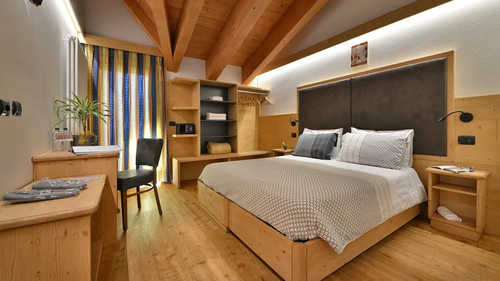 Inghams Italy Livigno Hotel San Giovanni Bedroom