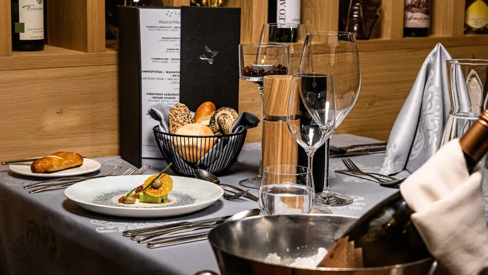 Valsaa Alpinresort Restaurant [7]