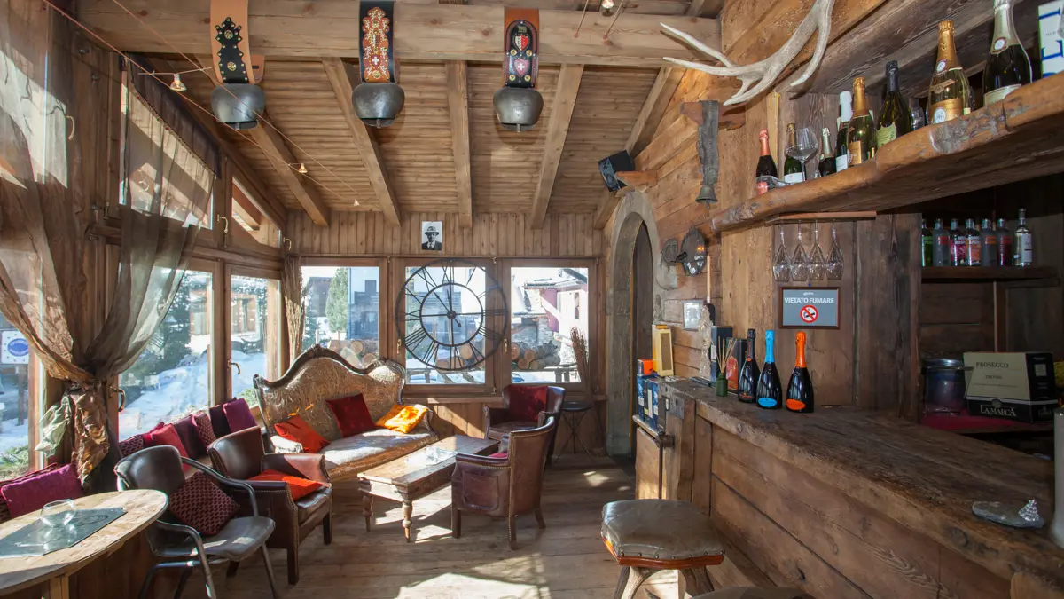 Inghams Italy Aosta Vally Cervinia Hotel Punta Maquignaz Champagne Bar.Jpg